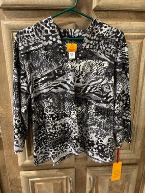 Ruby Rd. Petite Black & White Animal Print Studded V-Neck Top